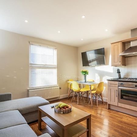 One Bedroom Flat In Bush Hill Park Enfield Exterior foto