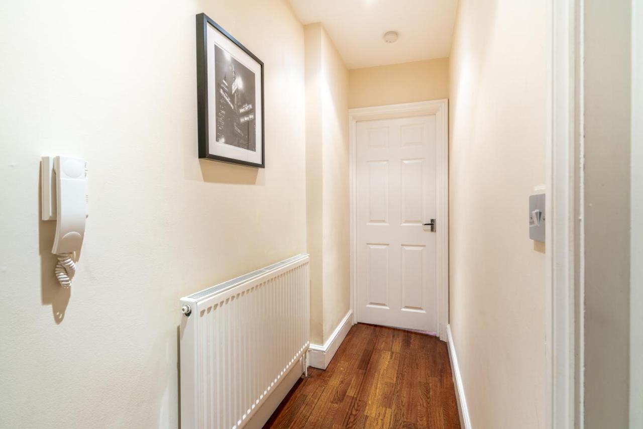 One Bedroom Flat In Bush Hill Park Enfield Exterior foto