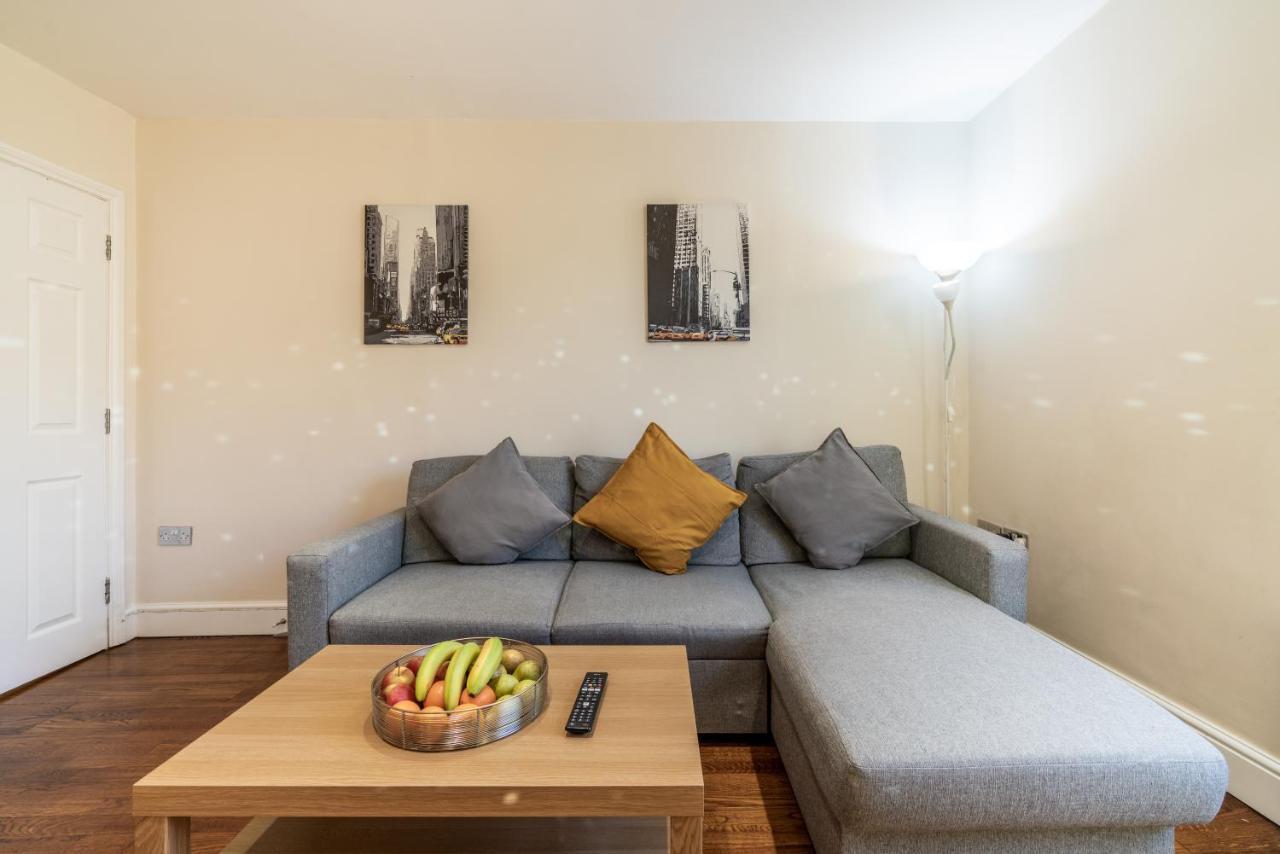 One Bedroom Flat In Bush Hill Park Enfield Exterior foto